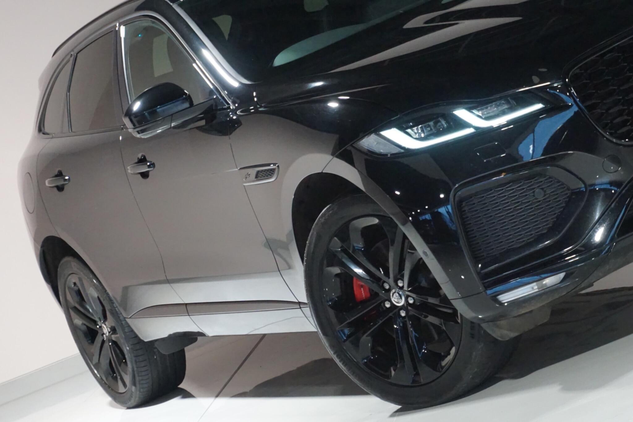 Jaguar F-PACE 3.0 D300 MHEV R-Dynamic HSE Black SUV 5dr Diesel Auto AWD Euro 6 (s/s) (300 ps)